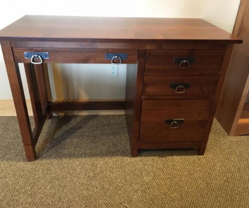 Gallatin Classic Student Desk 