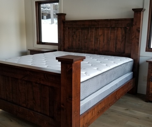 Yellowstone Rustic Post Bed - King