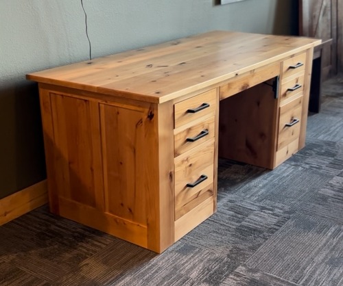 Executive Lift Desk